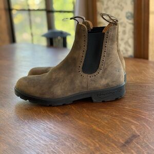 Blundstone women’s high top Chelsea boots